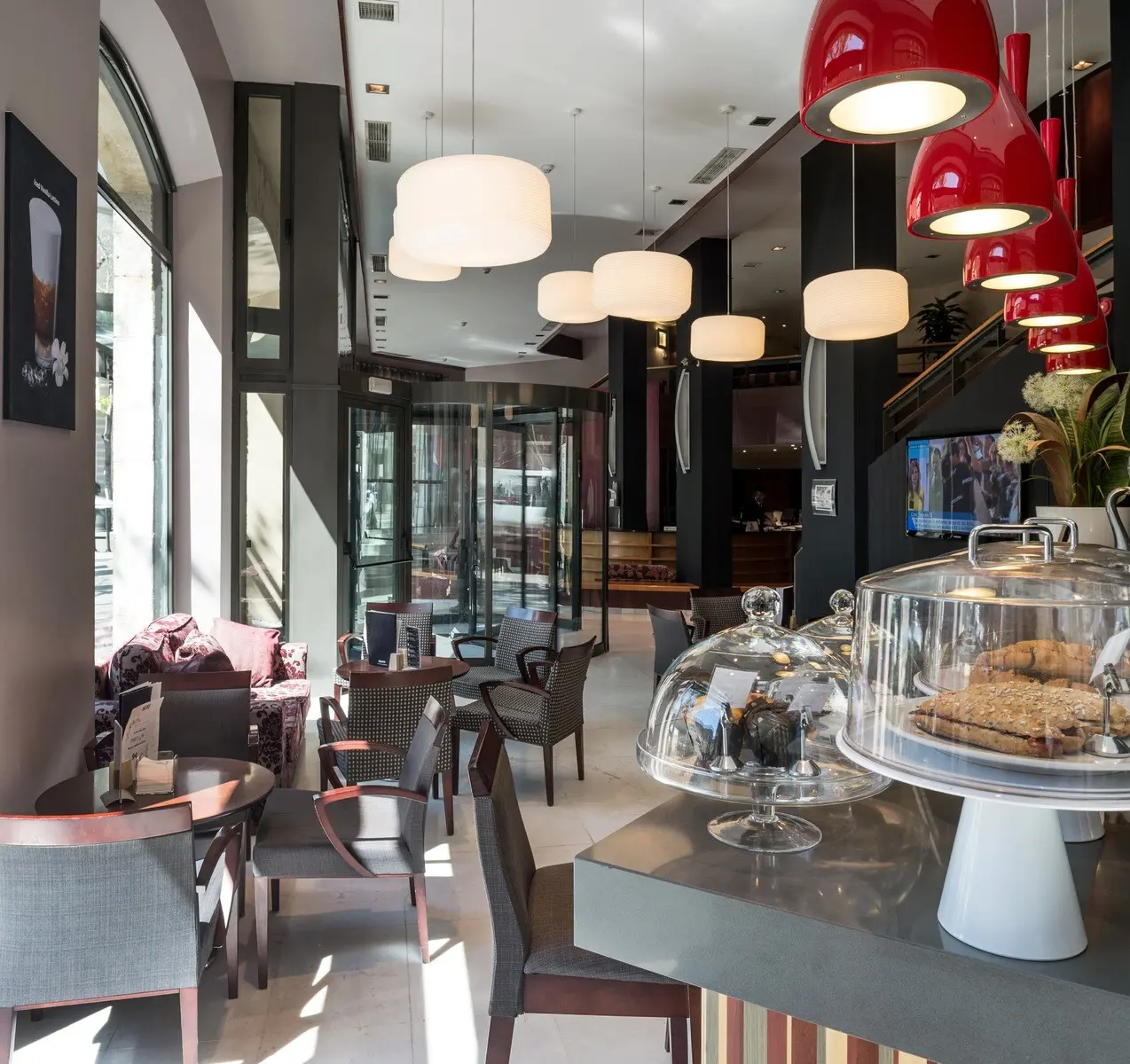 Restauracja i jedzenie w hotelu Catalonia Eixample 1864