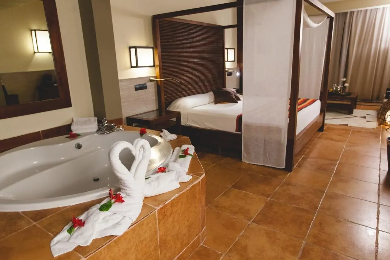 Łazienka w pokoju hotelu Catalonia Royal Bavaro