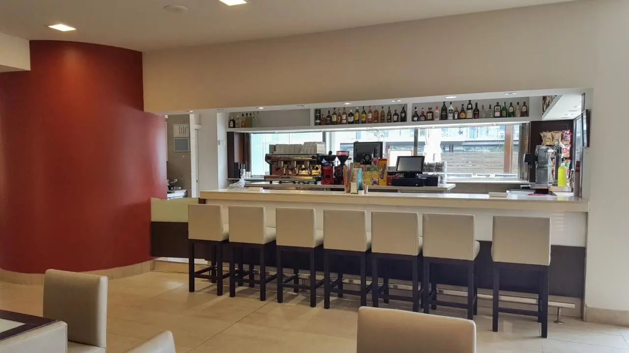 Restauracja i jedzenie w hotelu Cesar Augustus