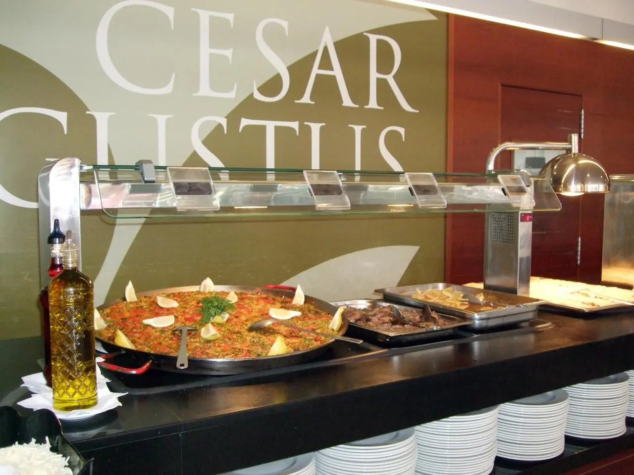 Restauracja i jedzenie w hotelu Cesar Augustus