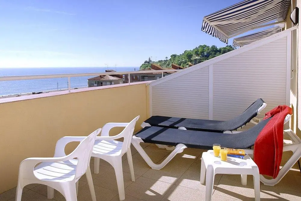 Plaża przy hotelu Checkin Catalonia