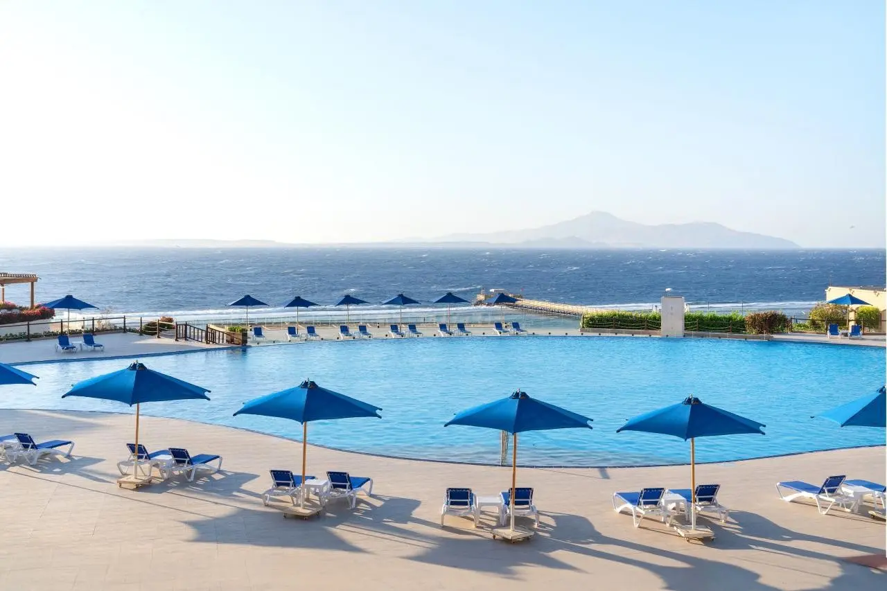Basen w hotelu Cleopatra Luxury Resort Sharm