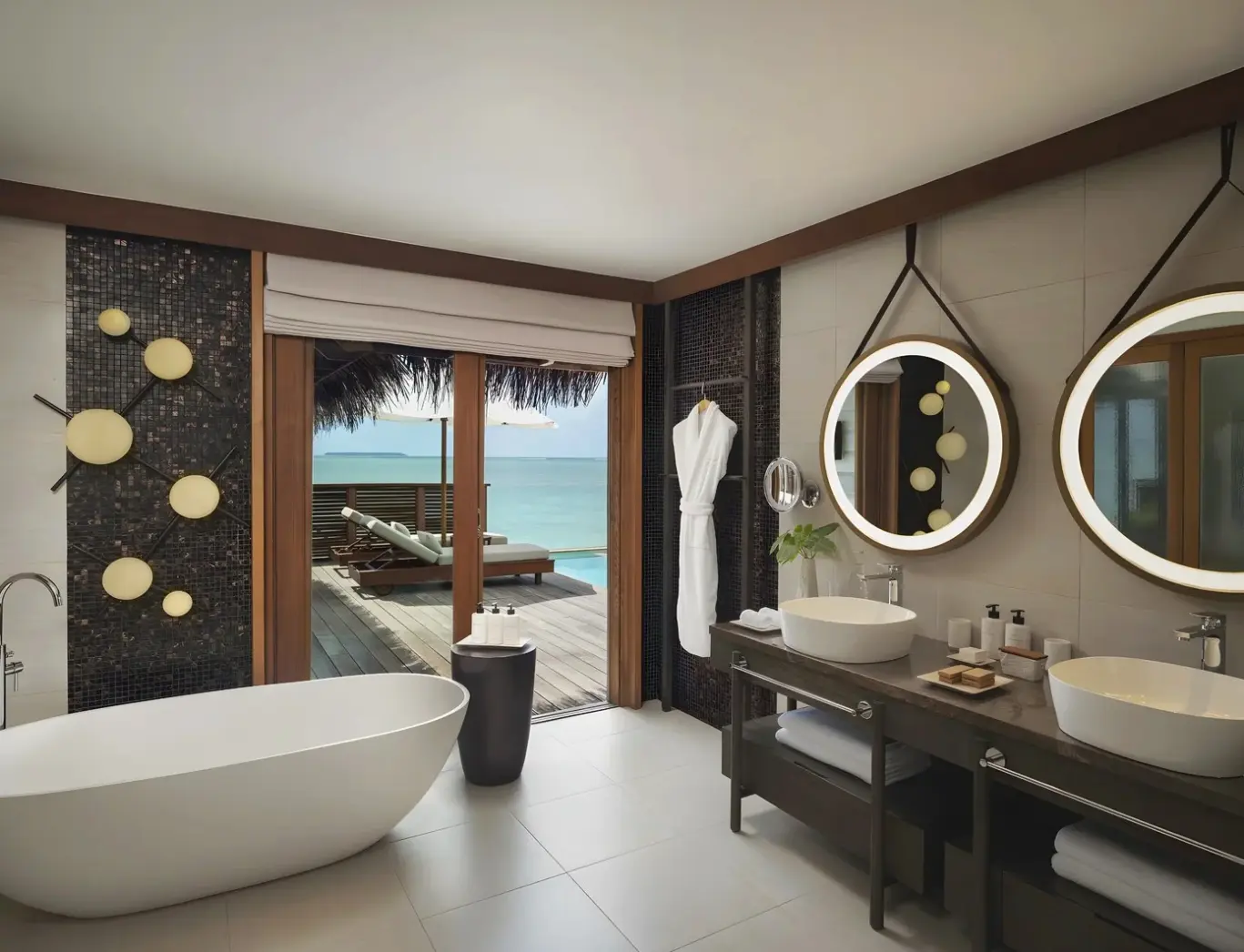 Łazienka w pokoju hotelu Conrad Maldives Rangali Island
