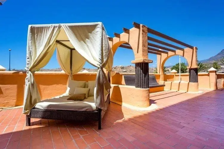 Basen w hotelu Coral Los Alisios