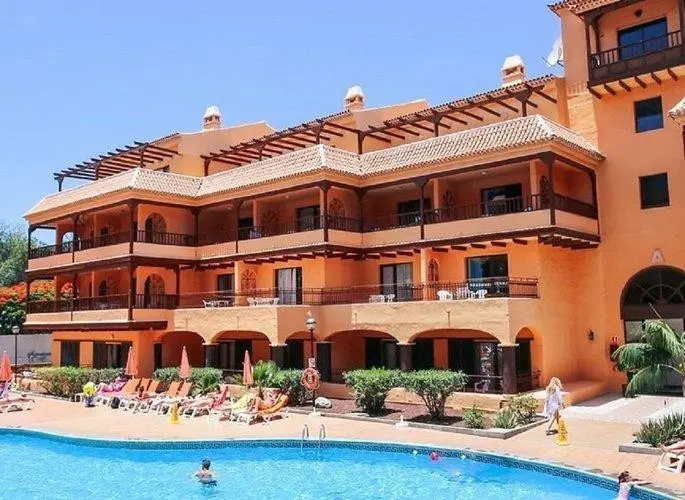 Basen w hotelu Coral Los Alisios