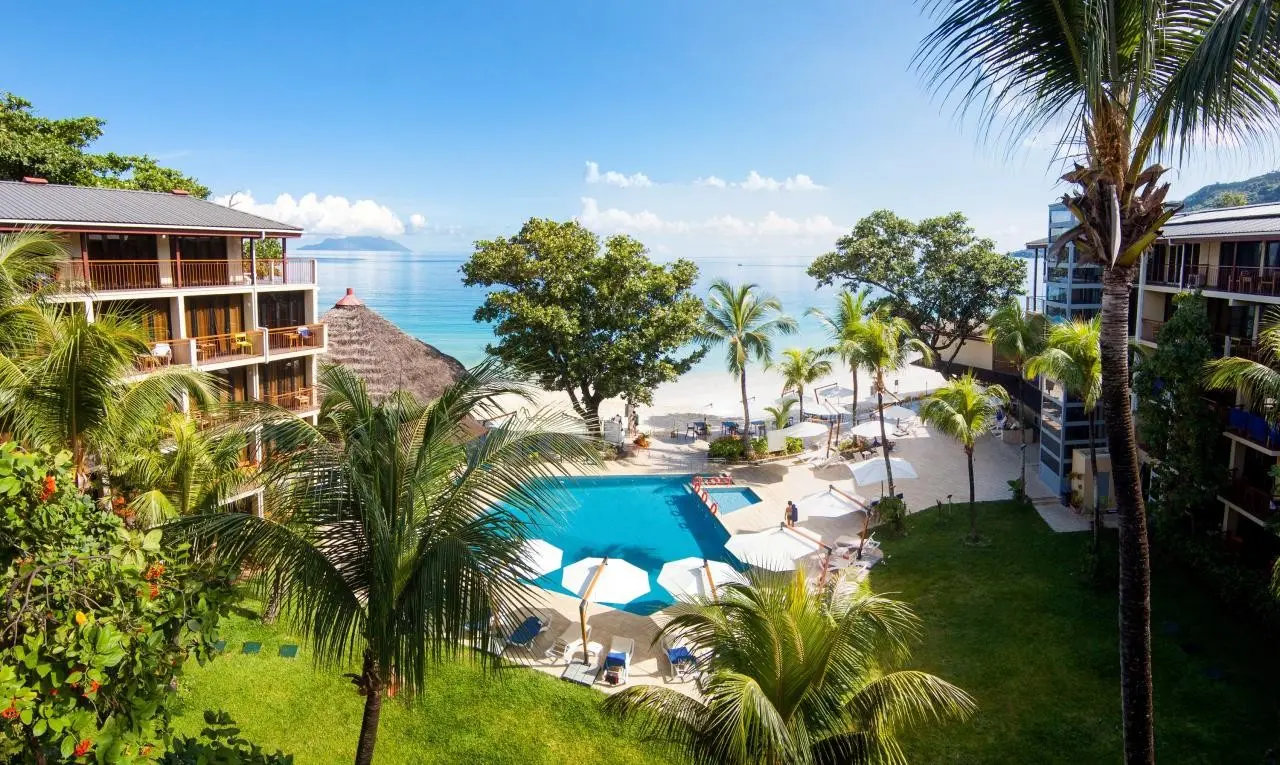 Basen w hotelu Coral Strand