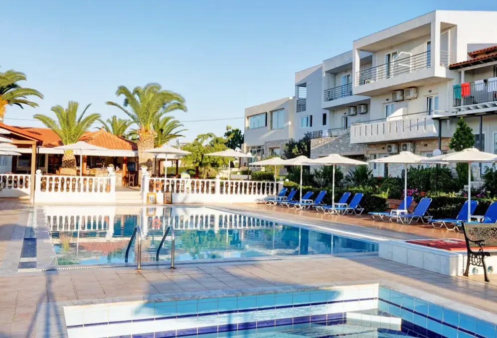 Basen w hotelu Cretan Garden