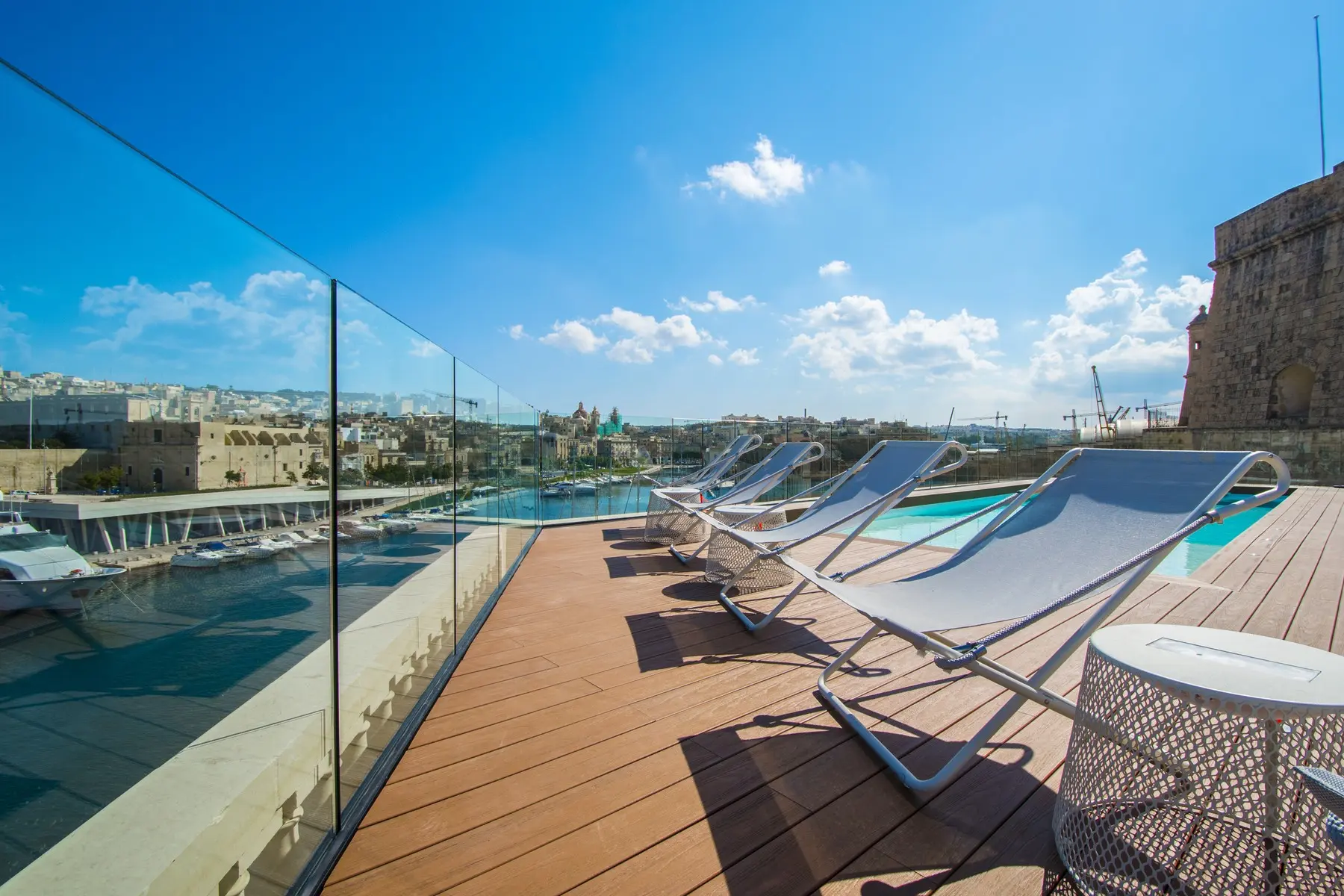 Basen w hotelu Cugo Gran Macina Grand Harbour