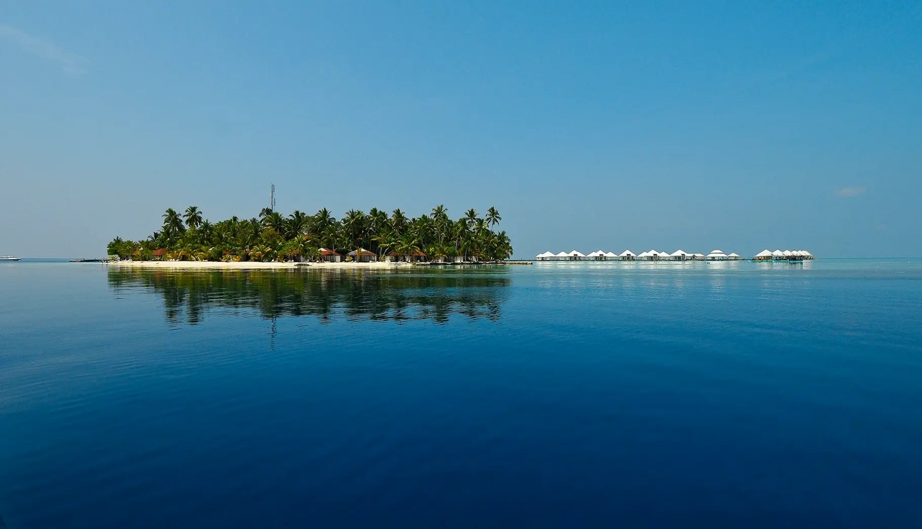 Plaża przy hotelu Diamonds Athuruga Island Resort
