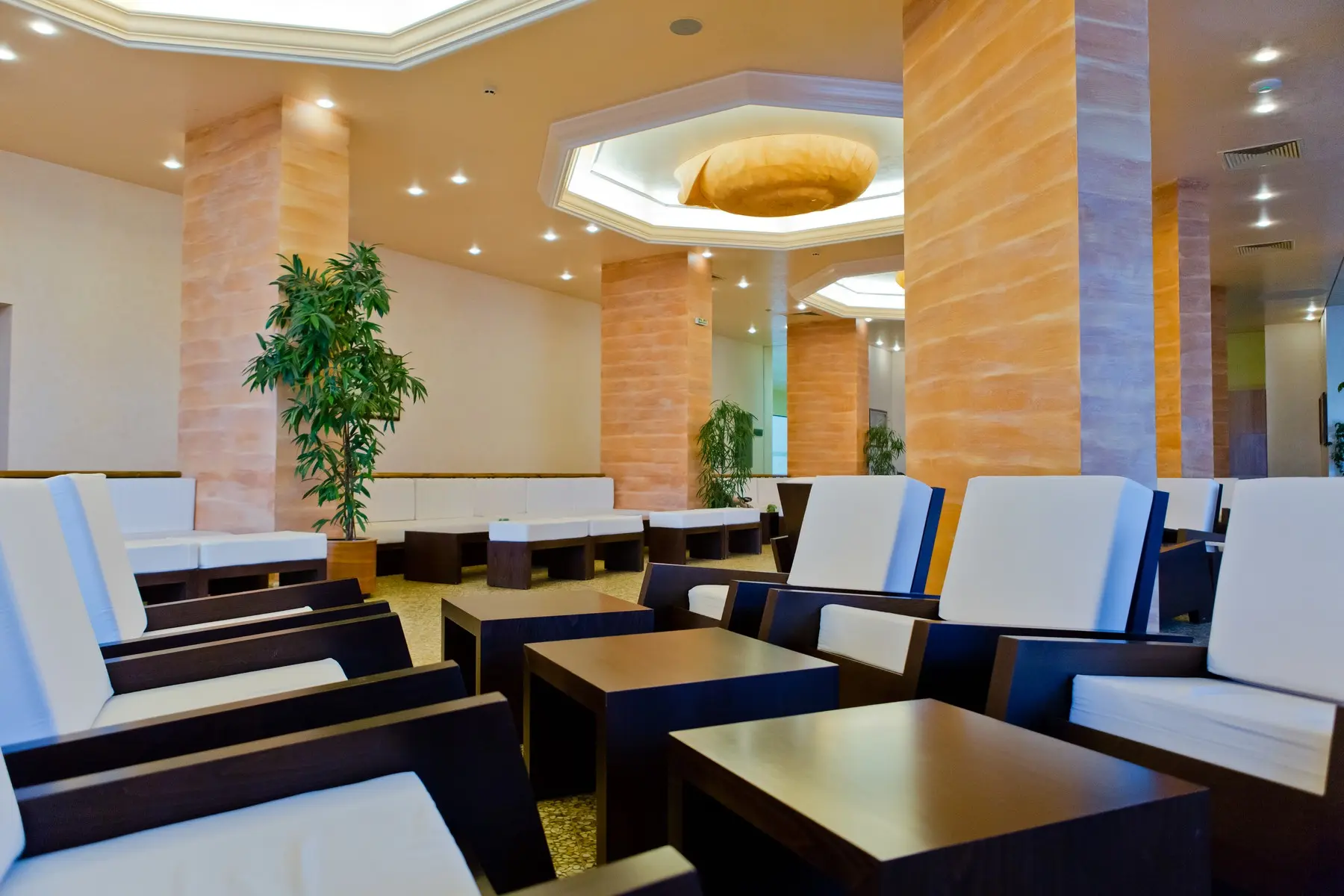 DIT Majestic Beach Resort — DIT MAJESTIC BEACH RESORT