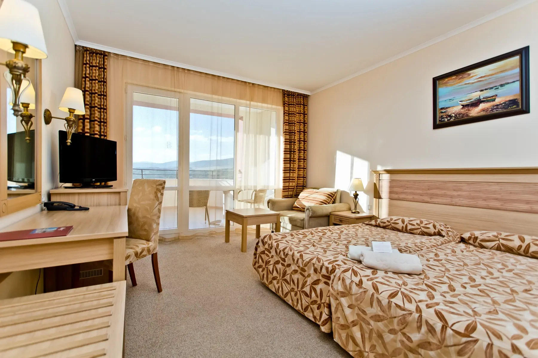 DIT Majestic Beach Resort — DIT MAJESTIC BEACH RESORT