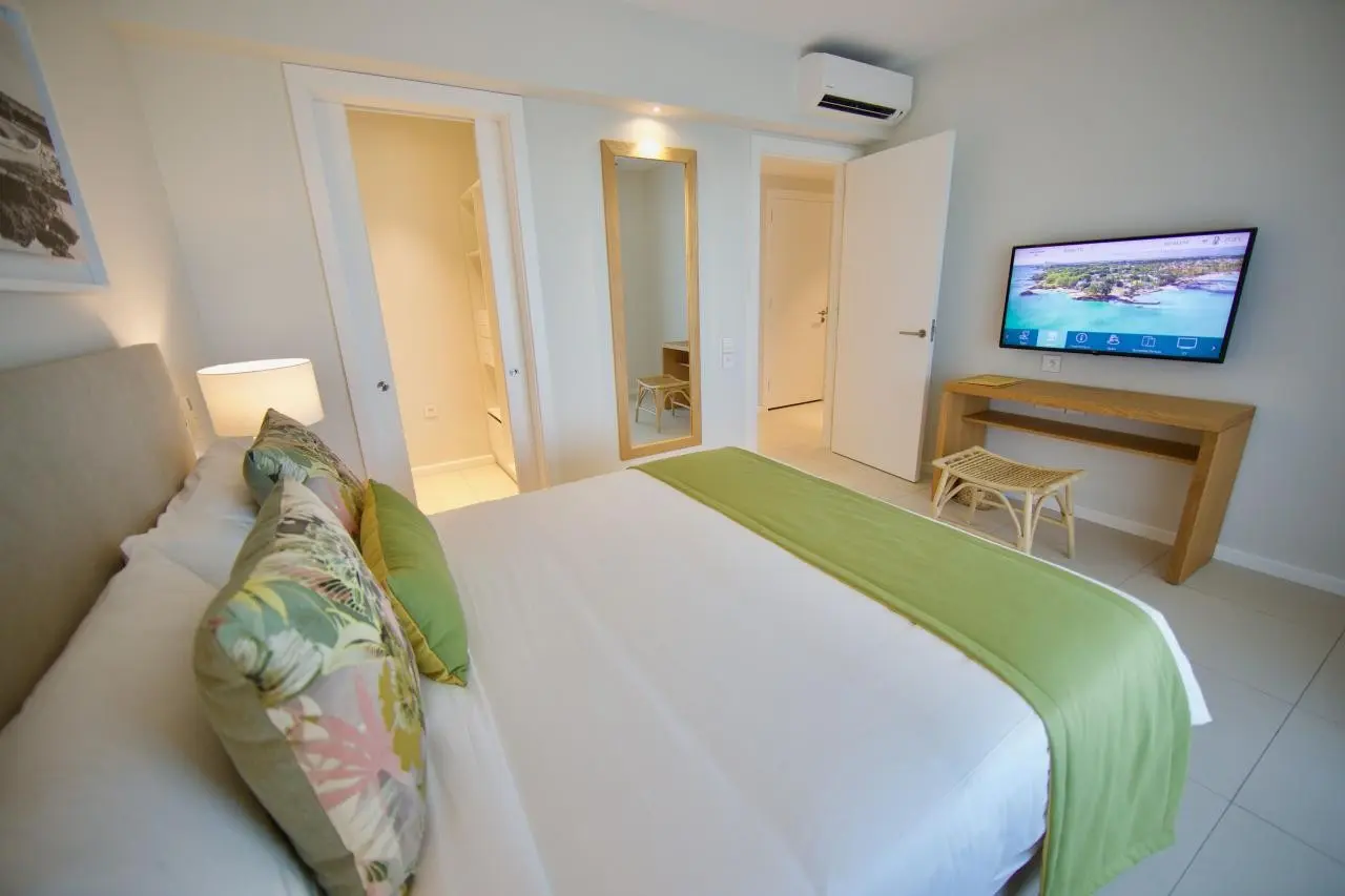 Domaine de Grand Baie — DOMAINE DE GRAND BAIE