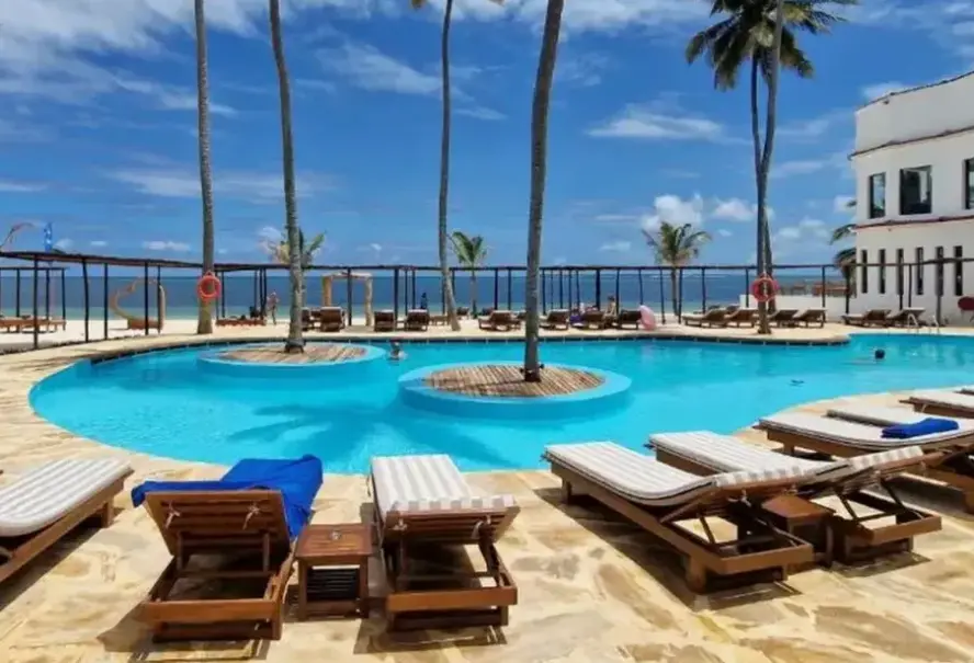Basen w hotelu Dream Of Zanzibar Resort