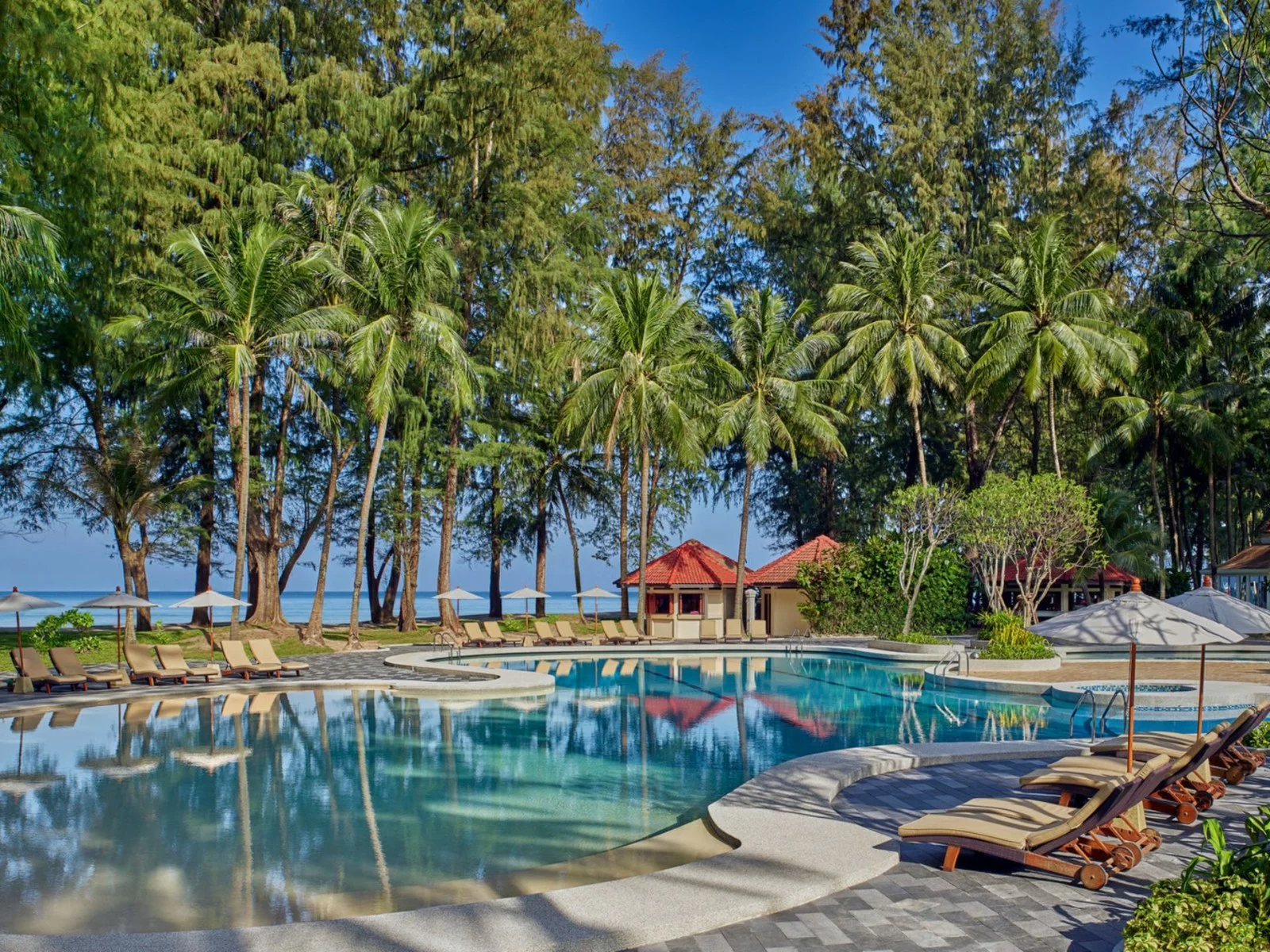 Basen w hotelu Dusit Thani Laguna Phuket