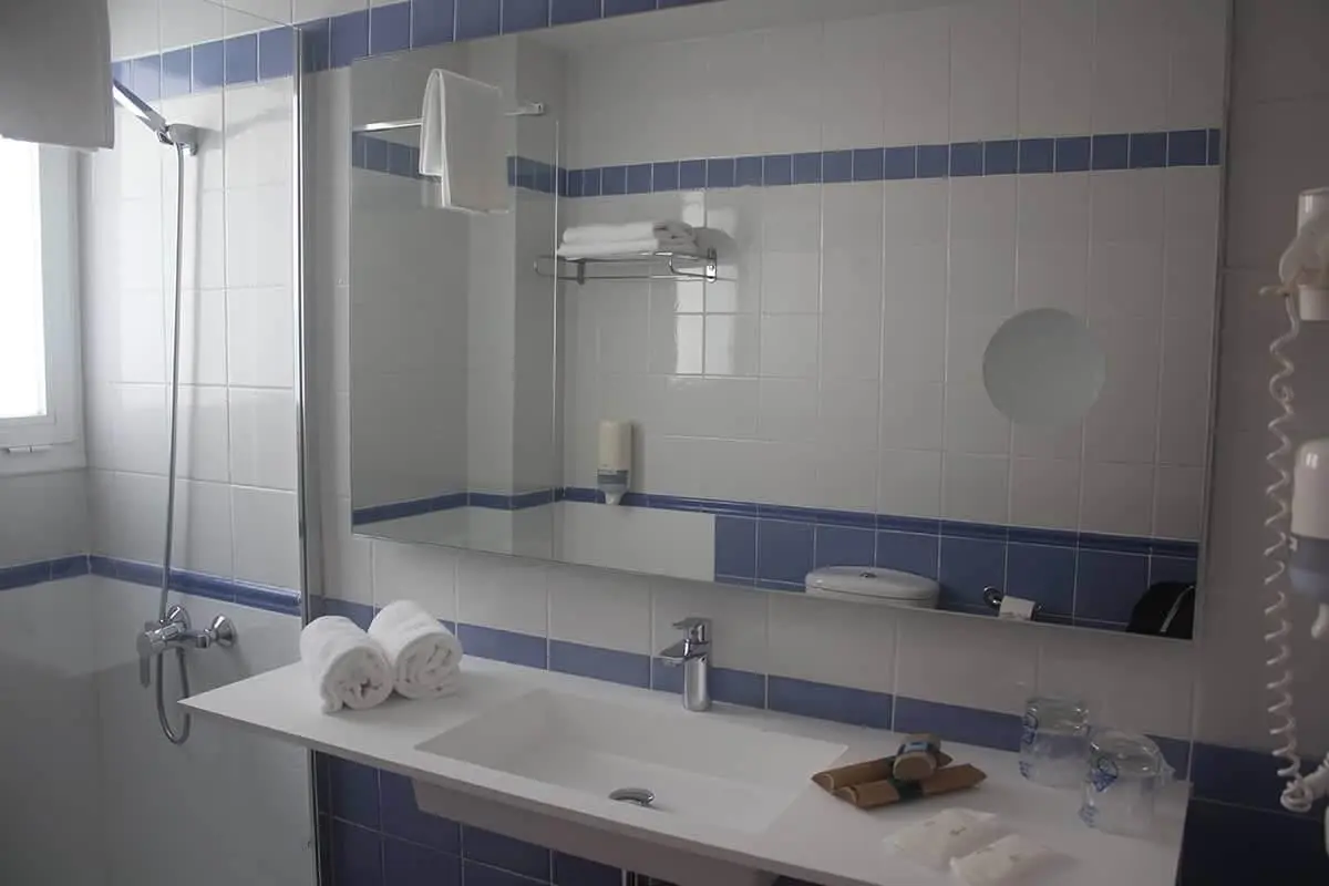 Łazienka w pokoju hotelu Dwo Les Palmeres