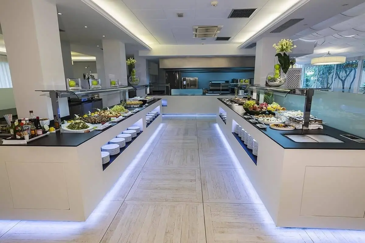 Restauracja i jedzenie w hotelu Dwo Les Palmeres