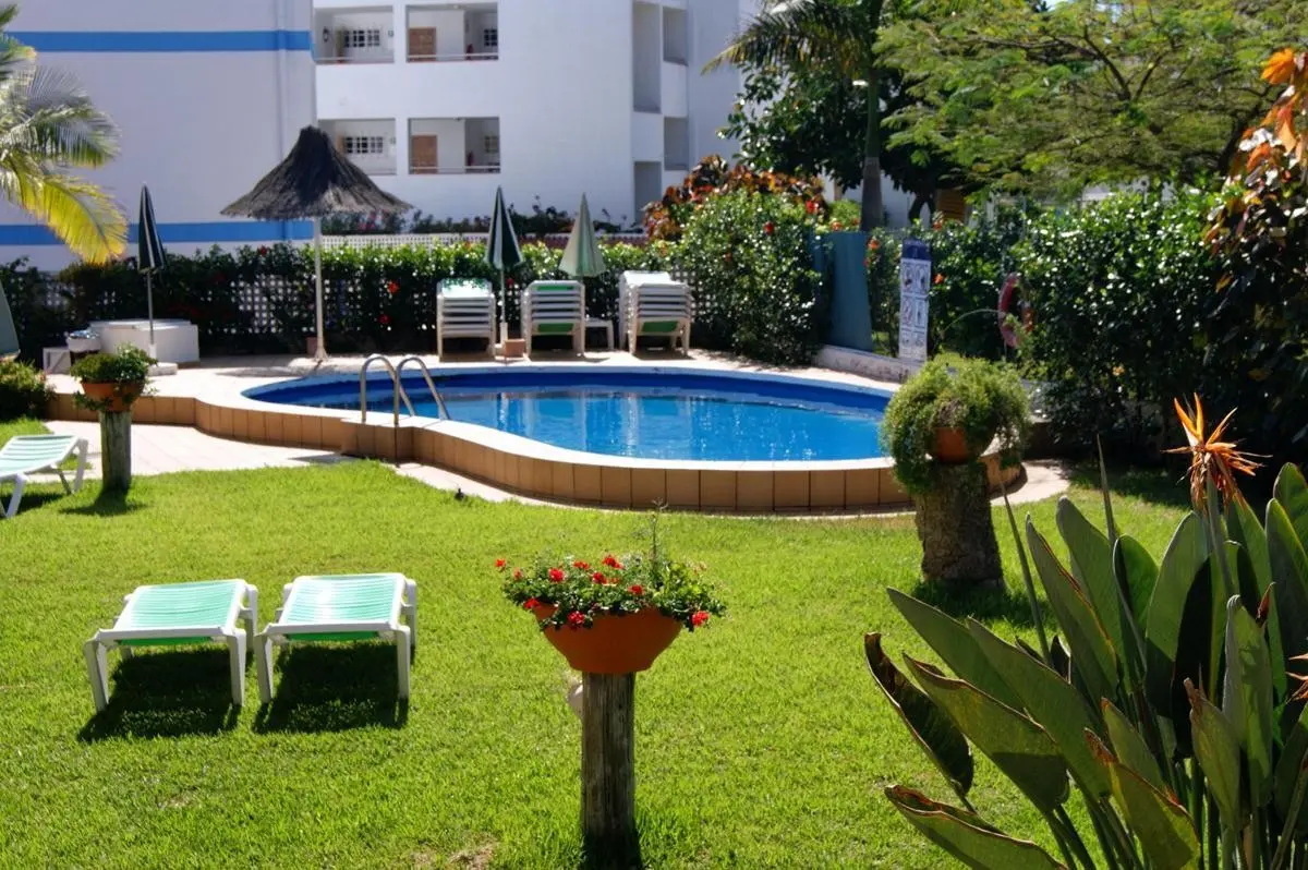 Basen w hotelu Ecuador