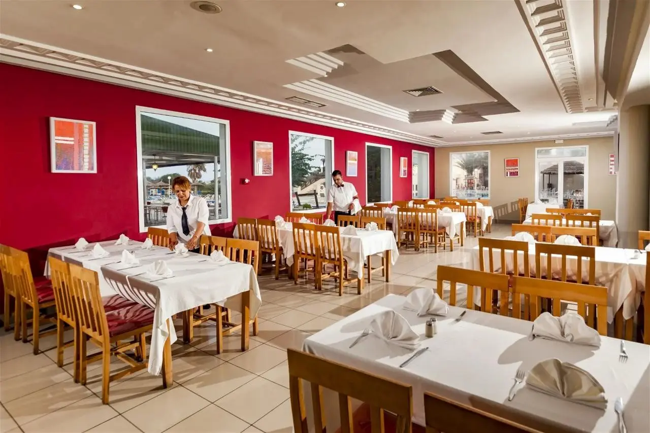 Restauracja i jedzenie w hotelu El Borj