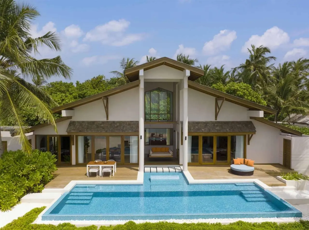 Emerald Faarufushi Resort & Spa — EMERALD FAARUFUSHI RESORT & SPA