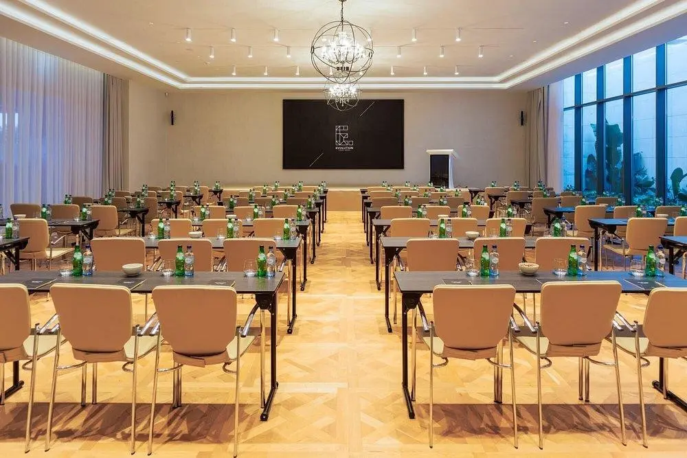 EVOLUTION Cascais-Estoril — EVOLUTION CASCAIS-ESTORIL