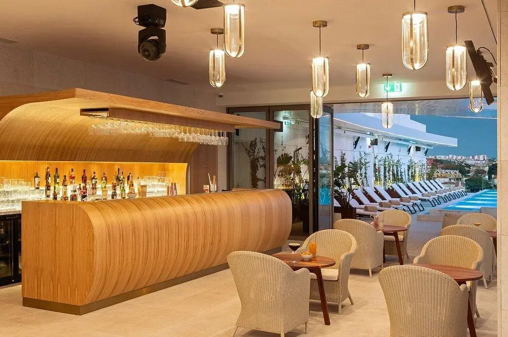 EVOLUTION Cascais-Estoril — EVOLUTION CASCAIS-ESTORIL