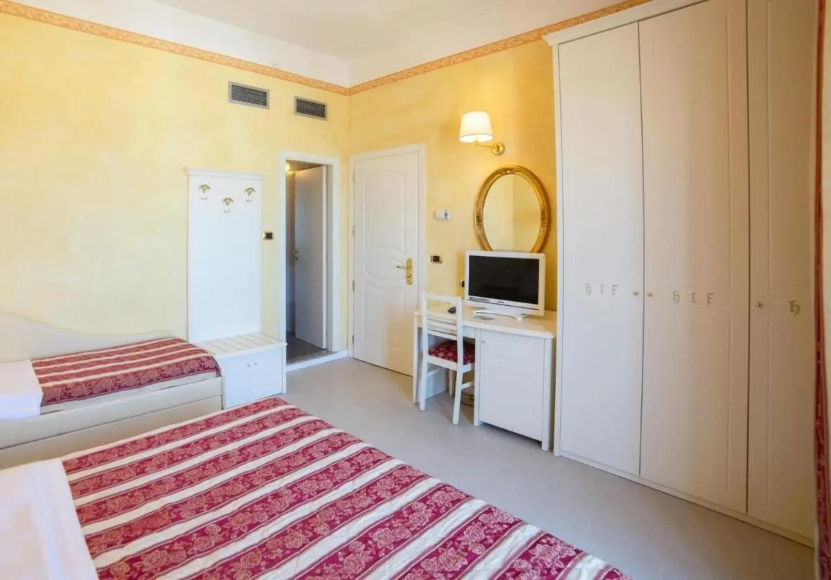 Executive La Fiorita — EXECUTIVE LA FIORITA