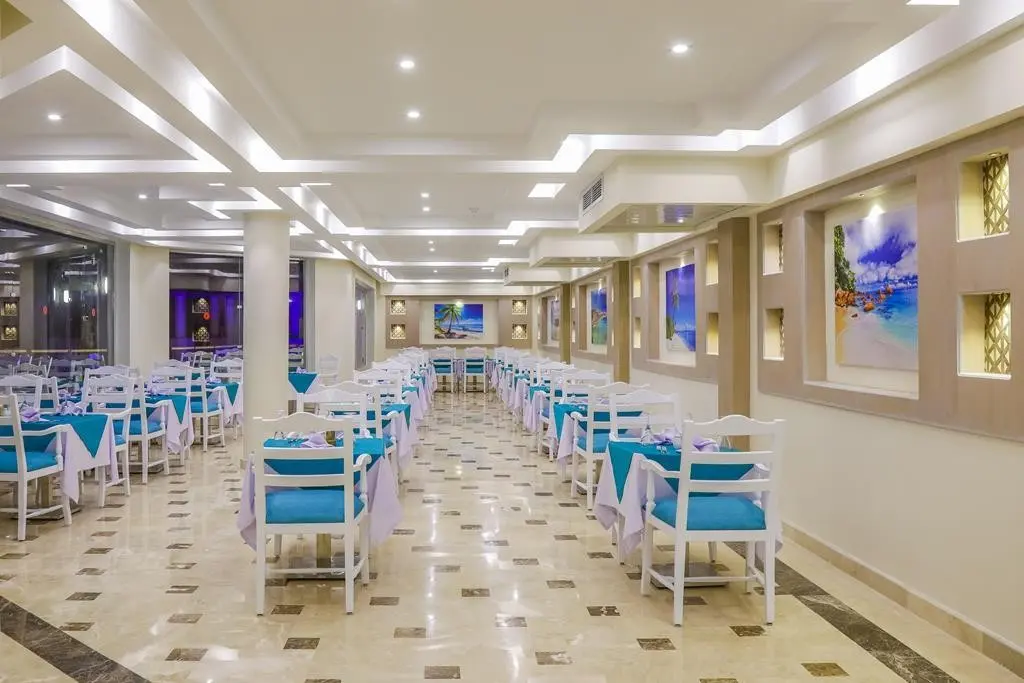 Restauracja i jedzenie w hotelu Fantazia Marsa Alam