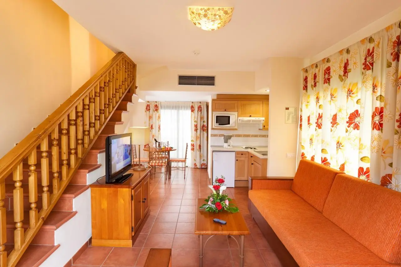 GF Isabel — GF ISABEL