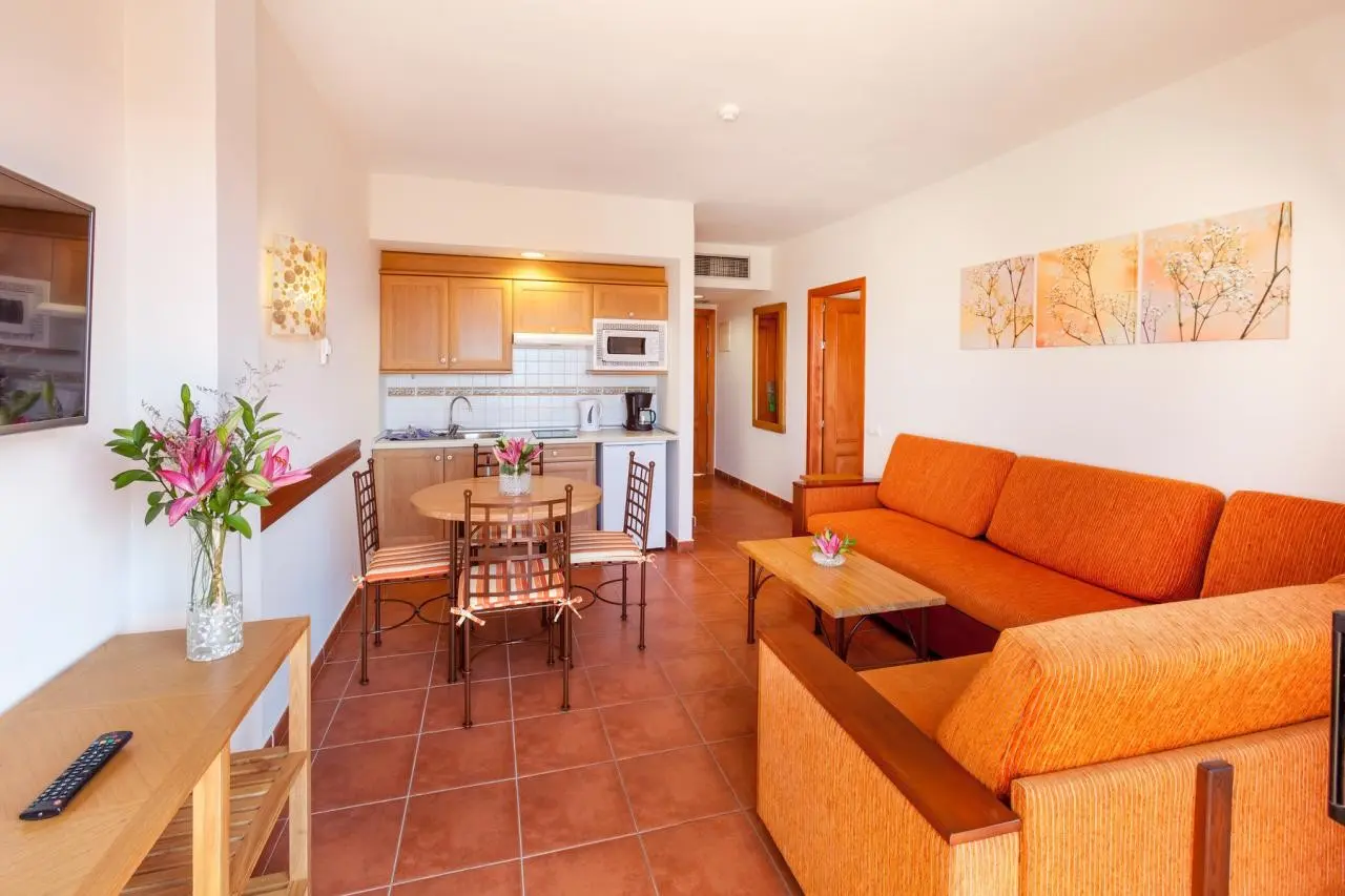 GF Isabel — GF ISABEL