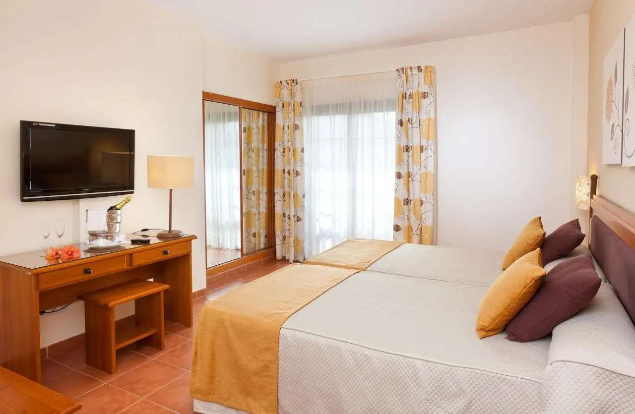 GF Isabel — GF ISABEL