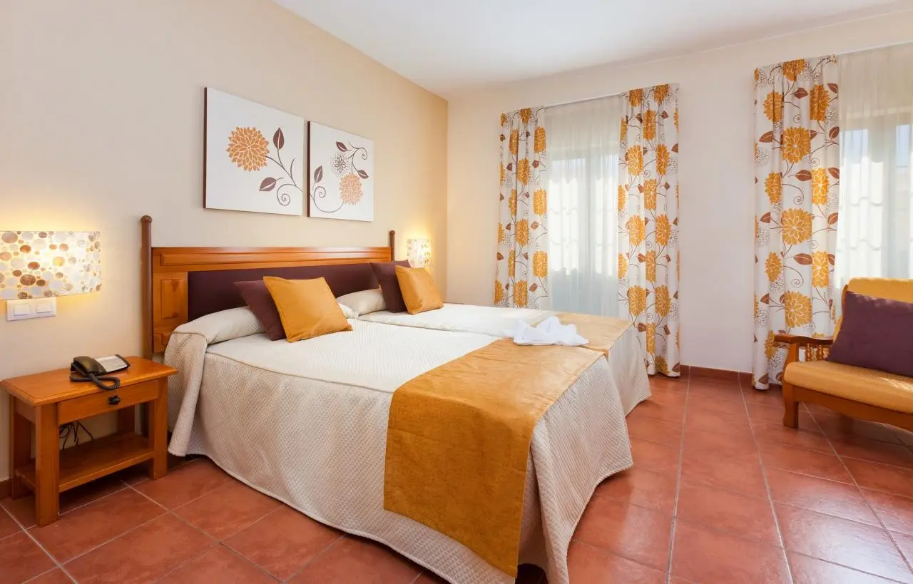 GF Isabel — GF ISABEL