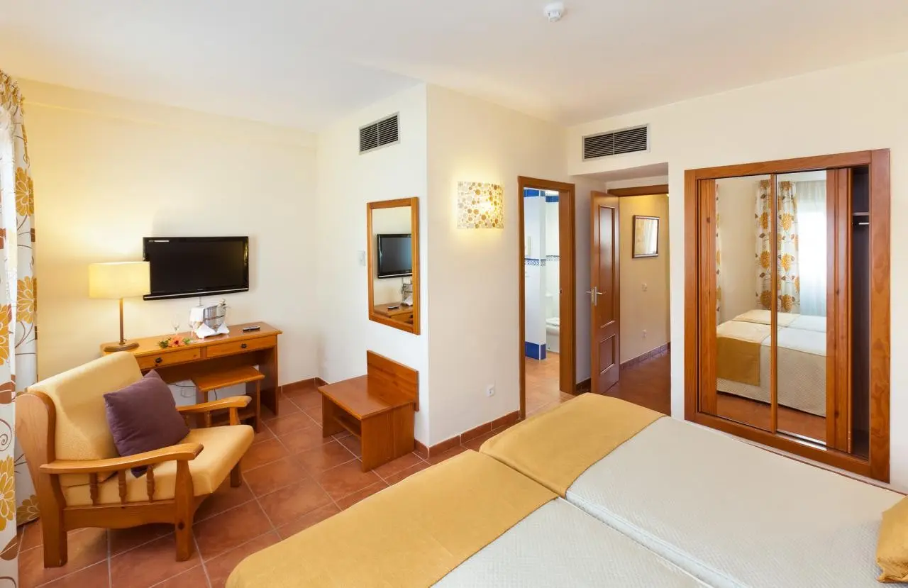 GF Isabel — GF ISABEL