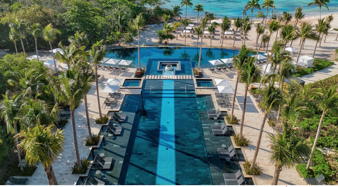 Basen w hotelu Hard Rock Hotel Riviera Maya