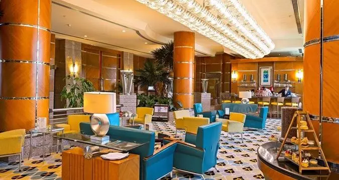 Lobby hotelu Hilton Dubai Jumeirah Beach