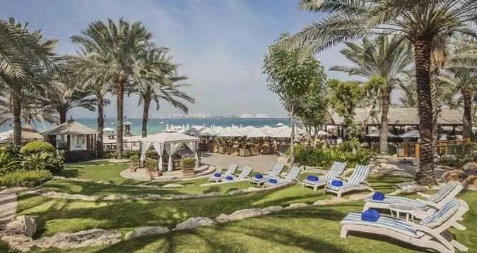 Plaża przy hotelu Hilton Dubai Jumeirah Beach