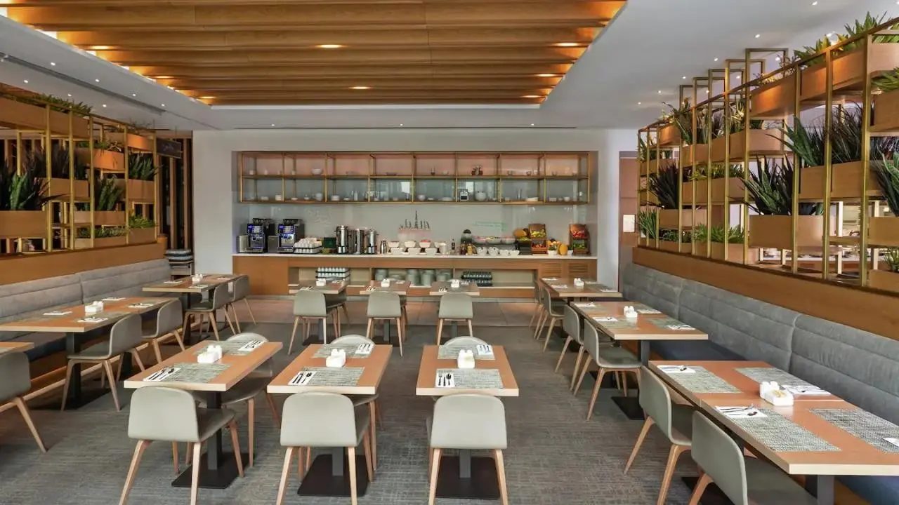 Hilton Garden Inn Dubai Mall Of The Emirates — HILTON GARDEN INN DUBAI MALL OF THE EMIRATES