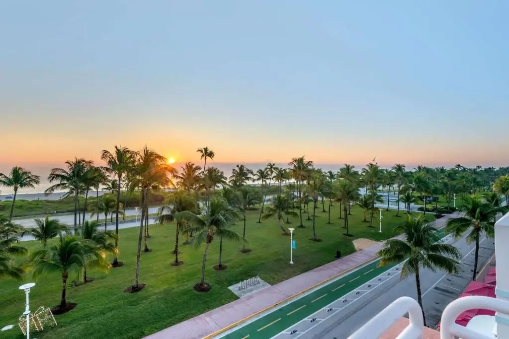 Hilton Garden Inn Miami South Beach — HILTON VACATION CLUB CRESCENT ON SOUTH BEACH MIAMI
