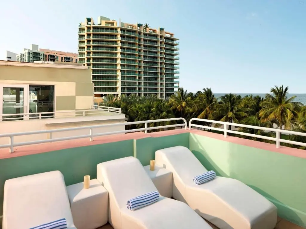 Hilton Garden Inn Miami South Beach — HILTON VACATION CLUB CRESCENT ON SOUTH BEACH MIAMI