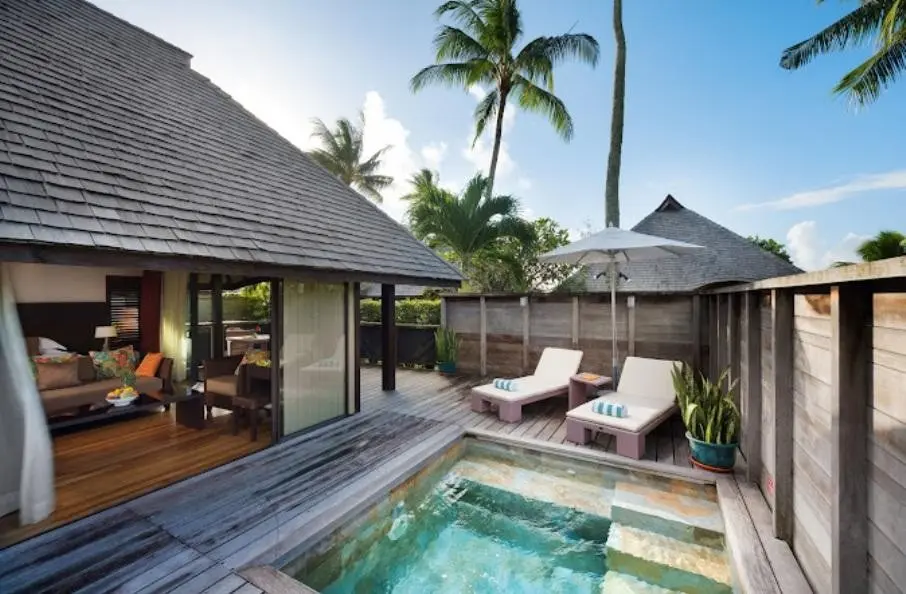 Basen w hotelu Hilton Moorea Lagoon Resort & SPA
