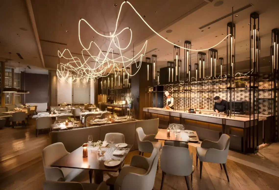 Restauracja i jedzenie w hotelu Hilton Tokyo Odaiba