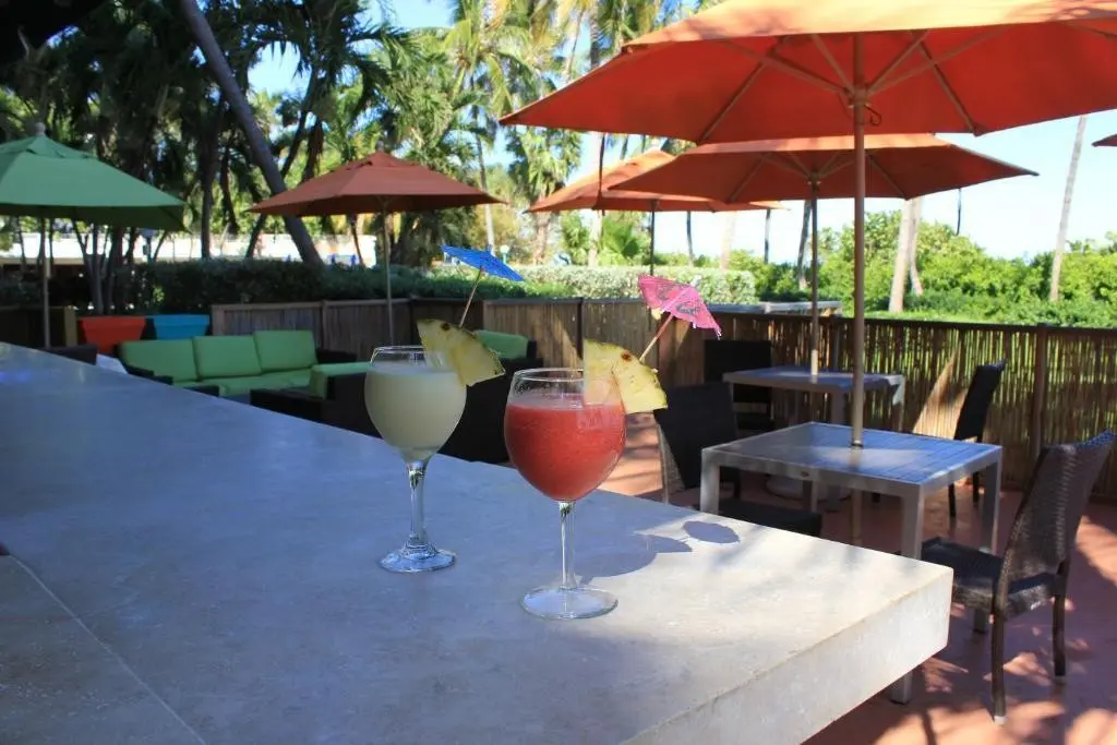 Holiday Inn Miami Beach Oceanfront — HOLIDAY INN MIAMI BEACH OCEANFRONT