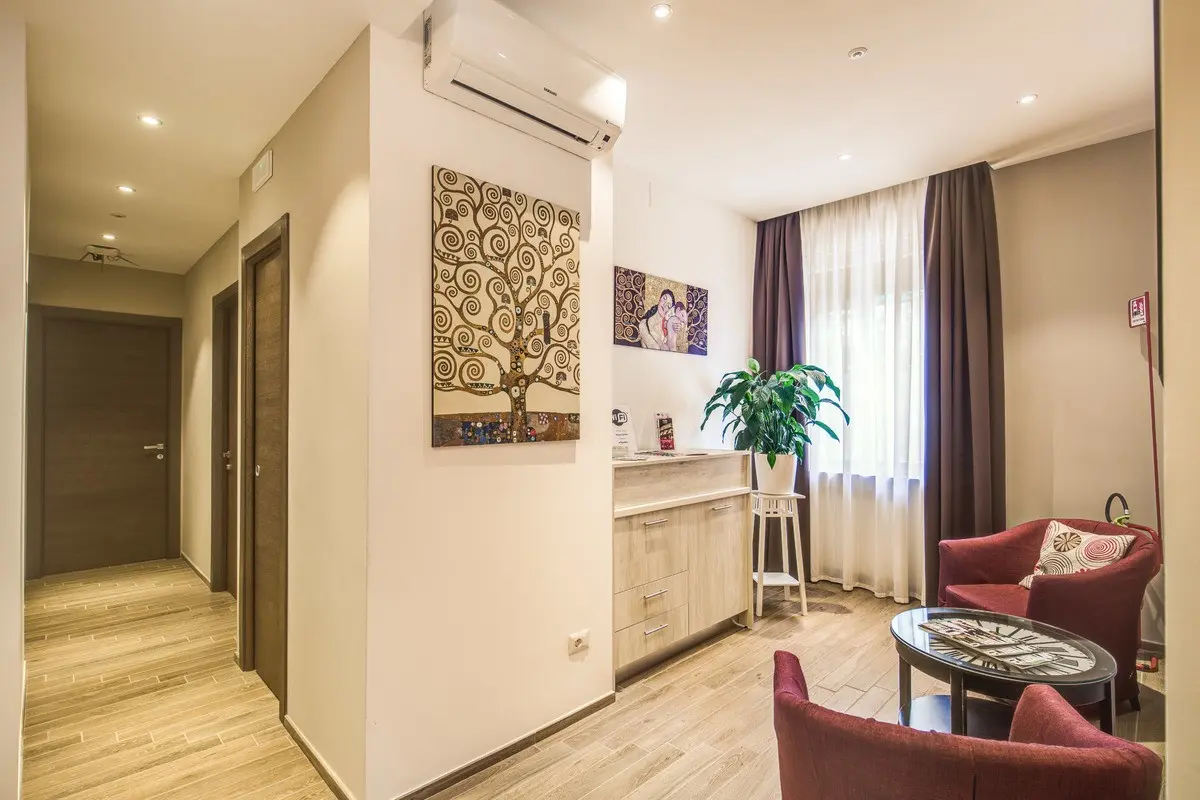 House Garden Hotel — HOUSE GARDEN