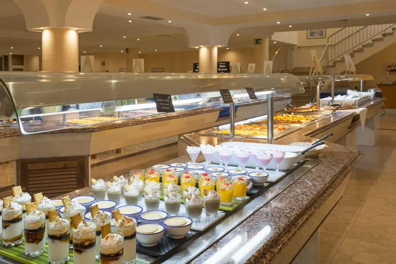 Restauracja i jedzenie w hotelu Hsm Reina Del Mar Hotel