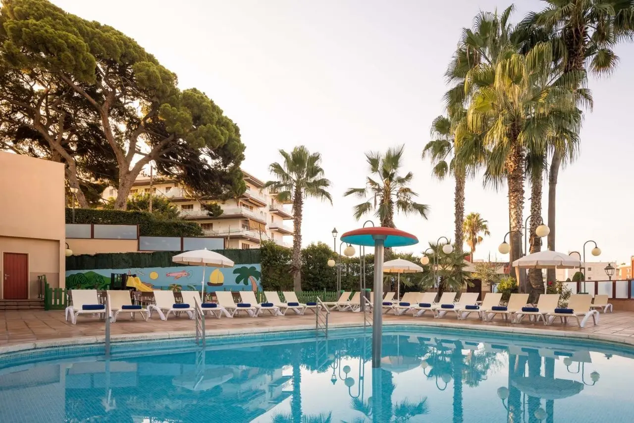 Basen w hotelu HTop Calella Palace
