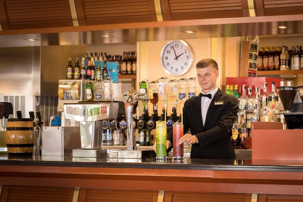 Restauracja i jedzenie w hotelu HTop Calella Palace