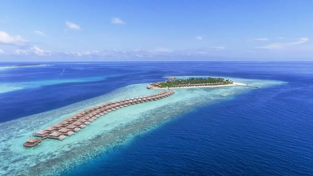 Plaża przy hotelu Hurawalhi Island Resort