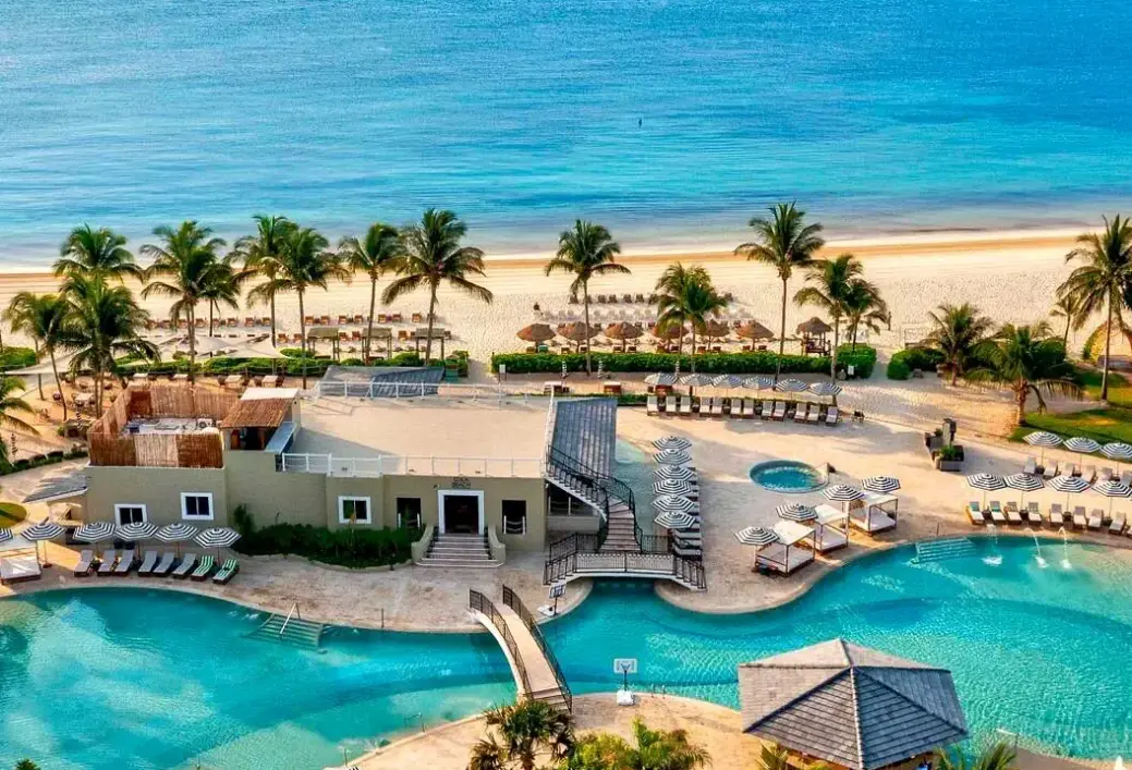Basen w hotelu Hyatt Zilara Riviera Maya