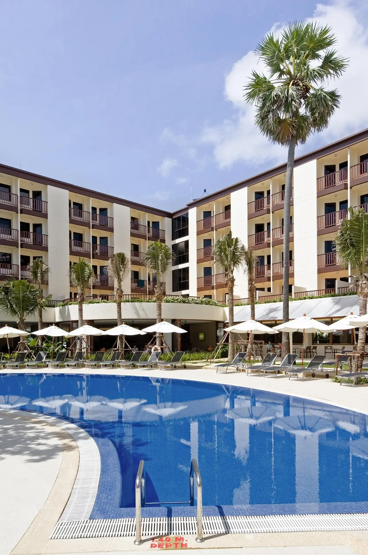 Basen w hotelu Ibis Phuket Patong