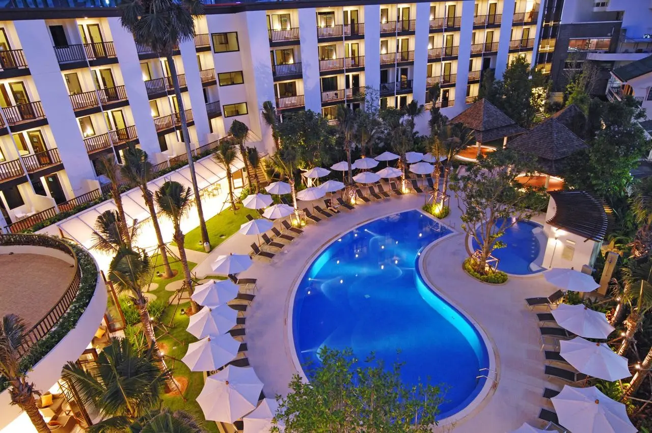 Basen w hotelu Ibis Phuket Patong
