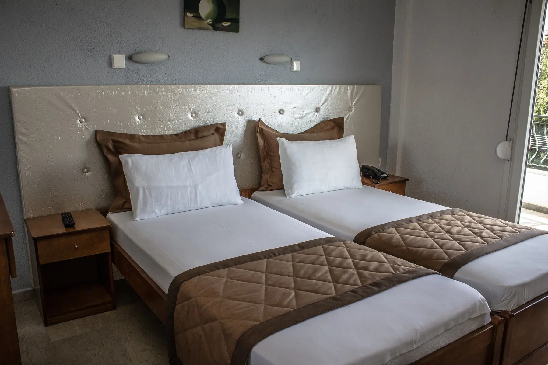 Ilios Hotel — ILIOS